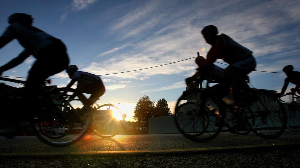 Cycling âhelps Parkinsonâs patientsâ â Channel 4 News