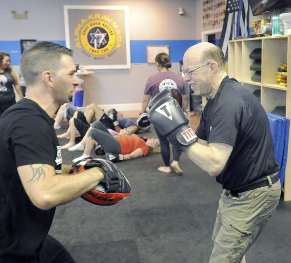 Parkinsons patients fight back in boxing program